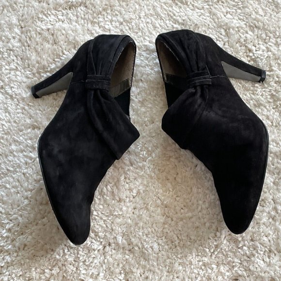 Tahari Women Shoes Black Suede Heel Boots Slip On Bootie Size 8.5M - Picture 9 of 12